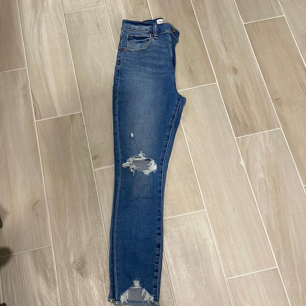 Abercrombie and Fitch Super Skinny Ankle High Rise - 25/0 SHORT